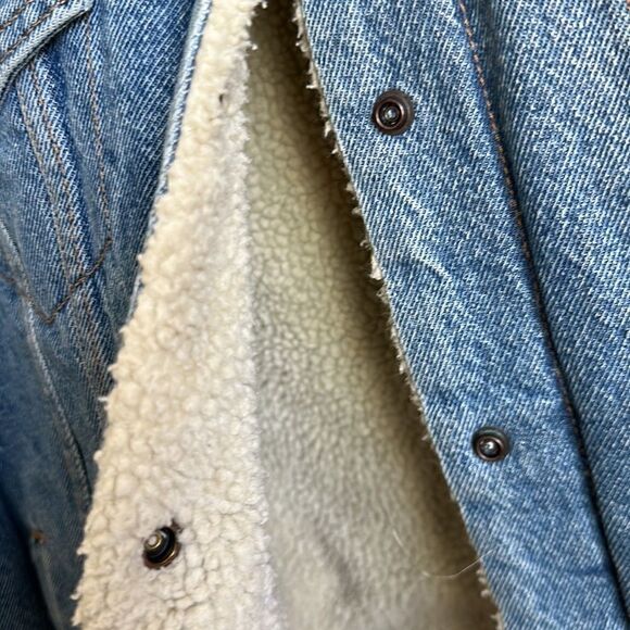 Levi’s
Ex Boyfriend Trucker Jean Jacket M - Picture 3 of 6